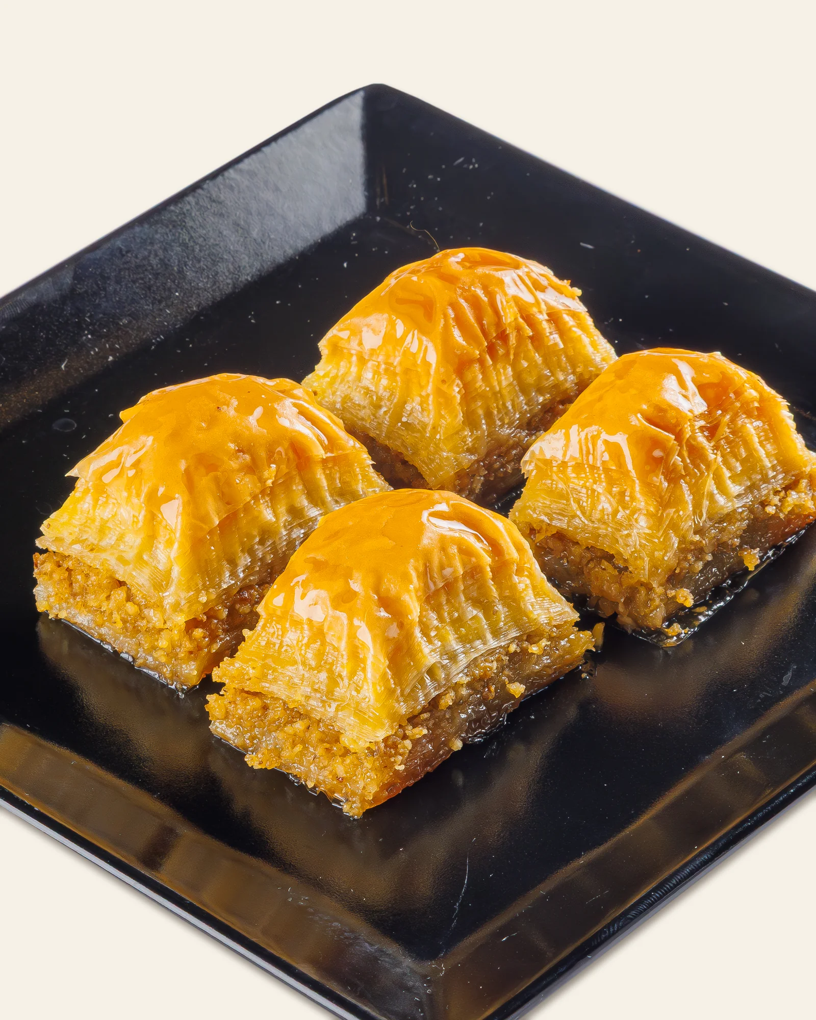 Cevizli Baklava &ndash; Baklava mit Waln&uuml;ssen &ndash; Nahaufnahme